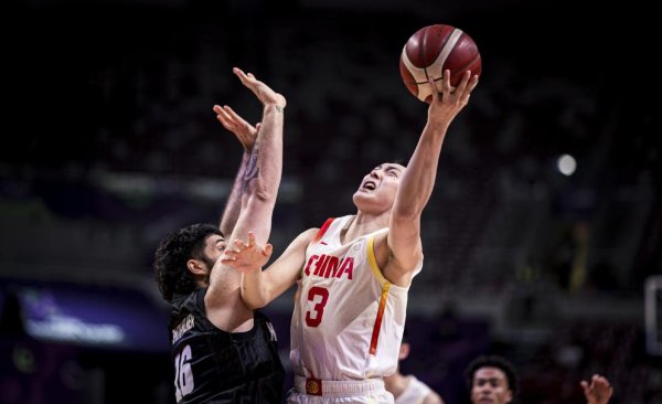 中国配资网 从7中0到8中5！胡明轩改打替补完成救赎，感谢郭士强信任